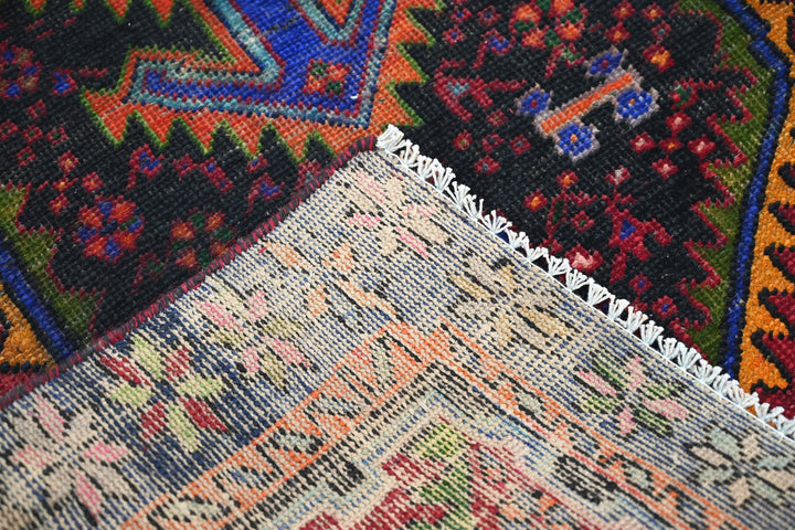 black Medium rug 3' 5" x 7' 1"