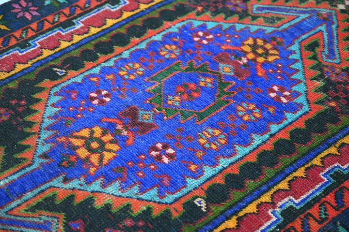 black Medium rug 3' 5" x 7' 1"