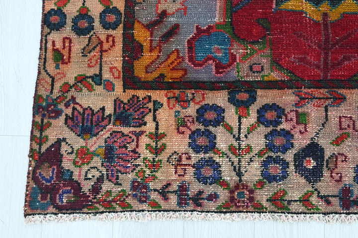 red Accent rug 4' 2" x 5' 4"