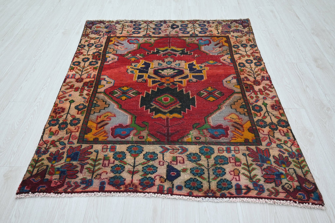 red Accent rug 4' 2" x 5' 4"