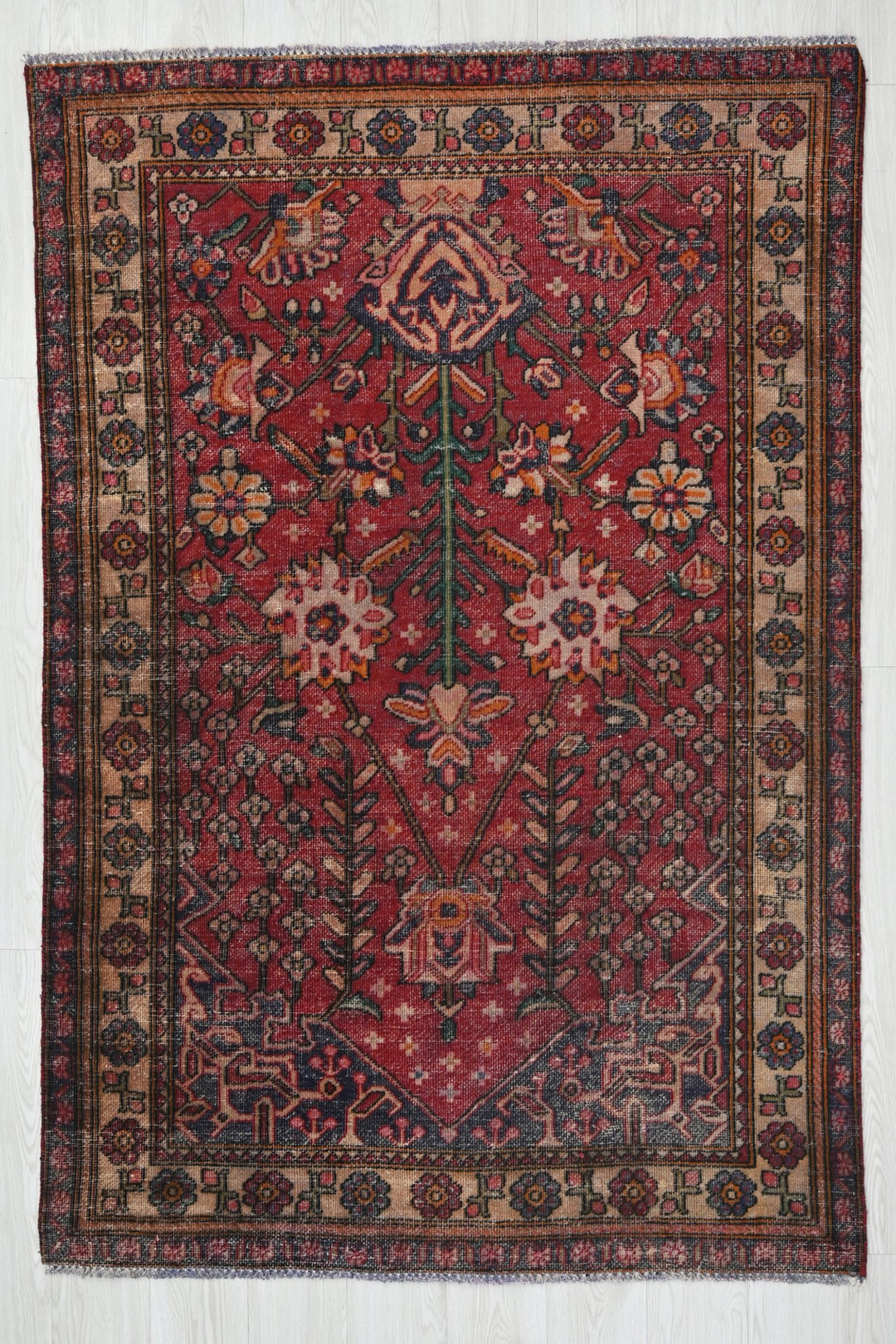 red Accent rug 4' 1" x 6' 4"