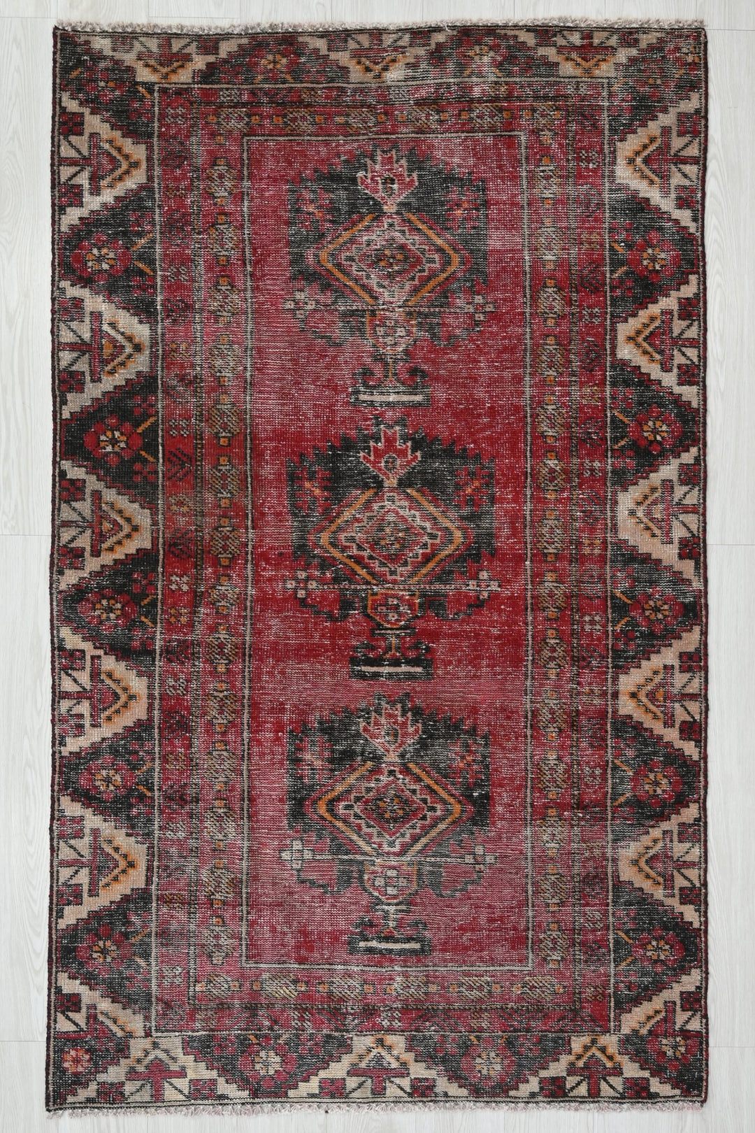 red Accent rug 3' 8" x 6' 4"