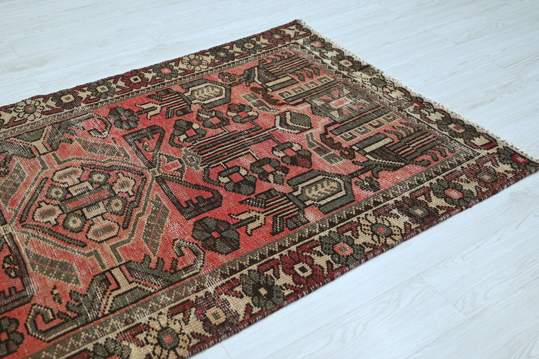 red Medium rug 3' 8" x 6' 9"