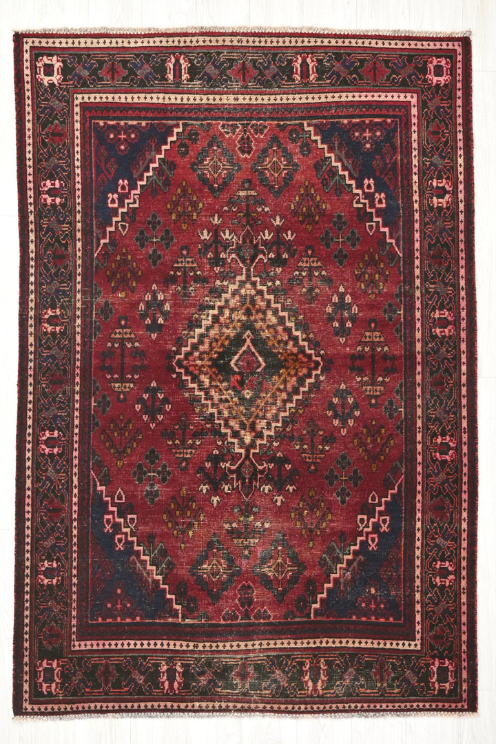 red Medium rug 4' 2" x 6' 7"