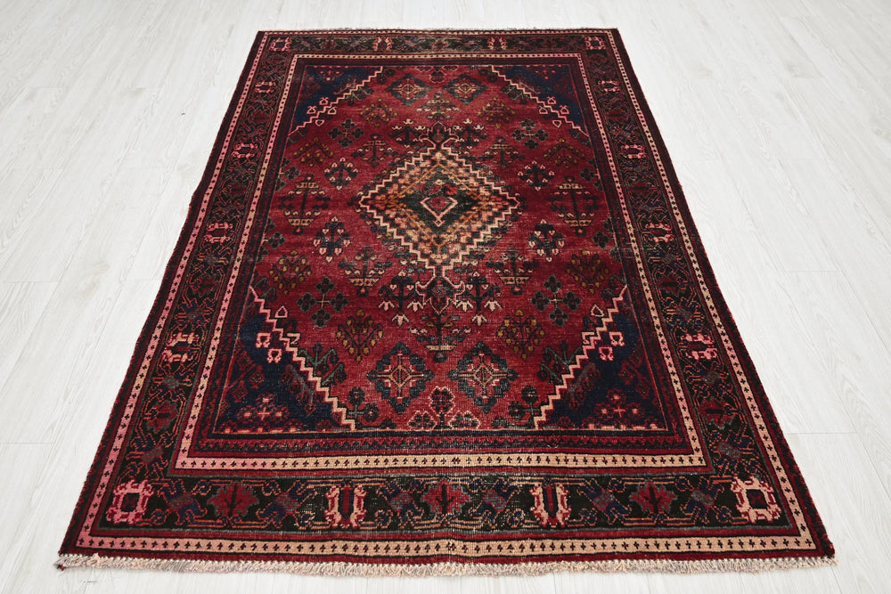 red Medium rug 4' 2" x 6' 7"