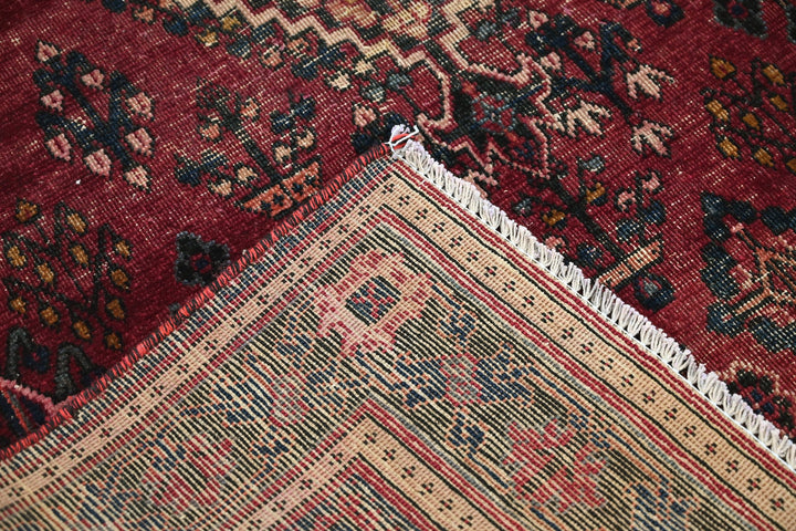 red Medium rug 4' 2" x 6' 7"