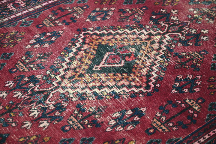 red Medium rug 4' 2" x 6' 7"