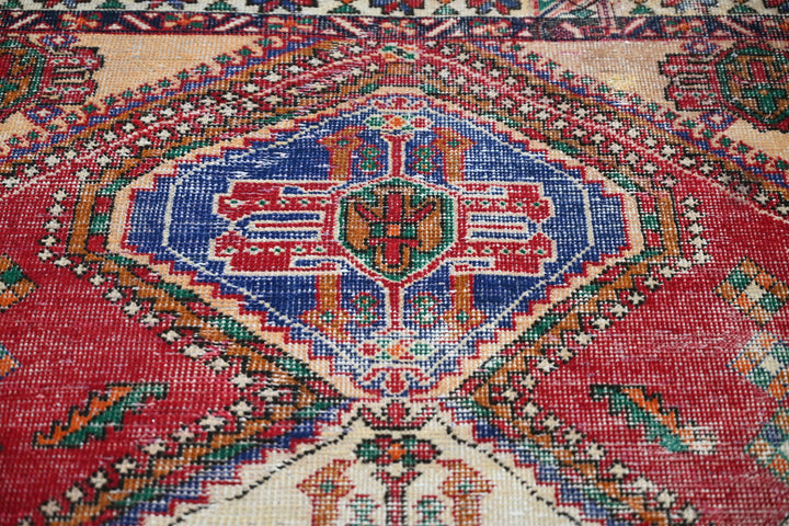 red Medium rug 4' 7" x 6' 0"