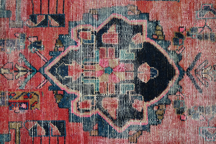 red Accent rug 3' 10" x 6' 6"