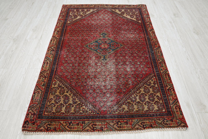 red Accent rug 3' 8" x 6' 3"