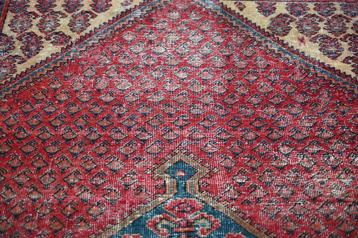 red Accent rug 3' 8" x 6' 3"