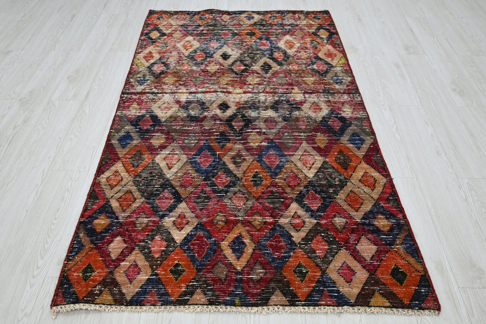brown Accent rug 3' 7" x 6' 5"