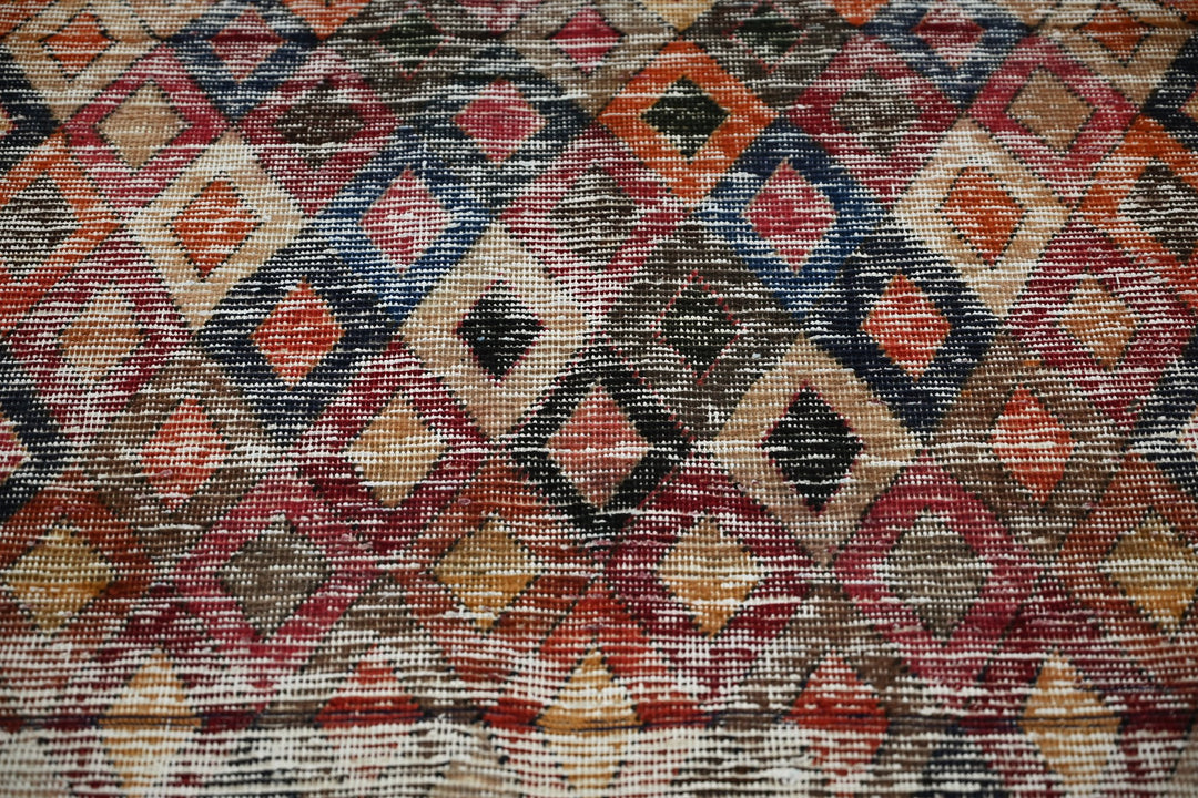 brown Accent rug 3' 7" x 6' 5"