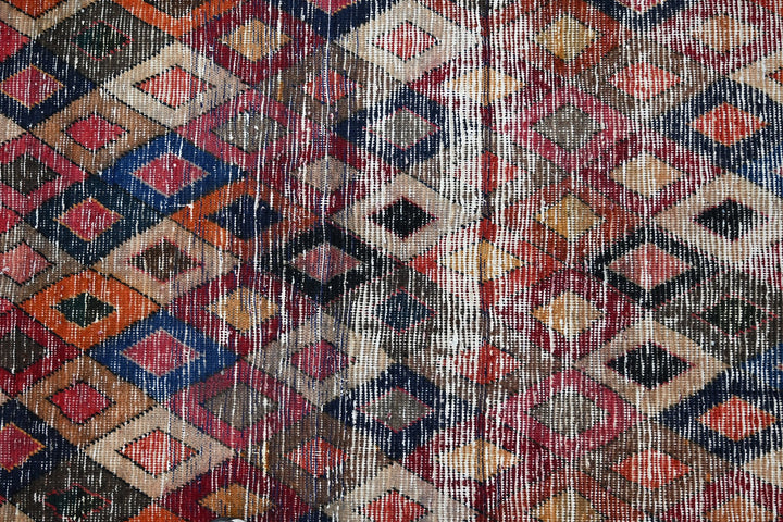 brown Accent rug 3' 7" x 6' 5"
