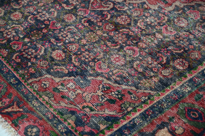 blue Accent rug 3' 10" x 6' 3"