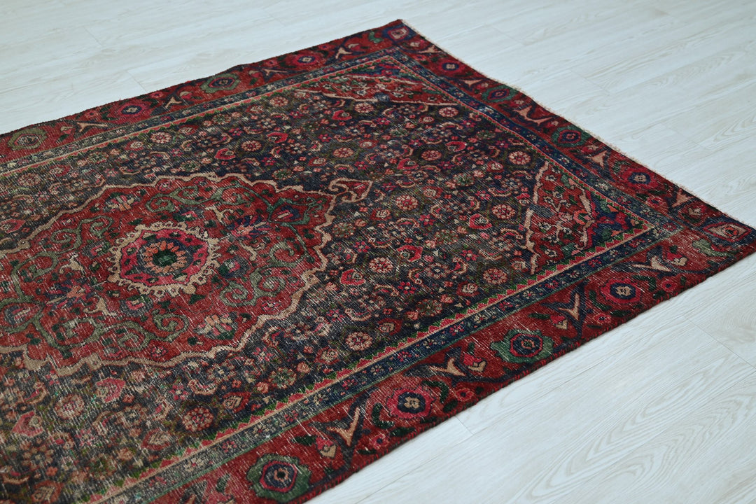 blue Accent rug 3' 10" x 6' 3"