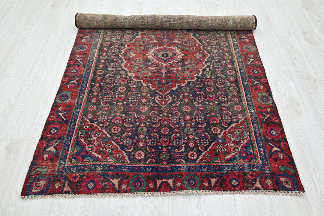 blue Accent rug 3' 10" x 6' 3"