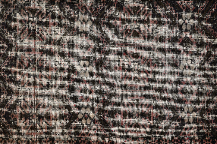 brown Accent rug 3' 2" x 6' 4"