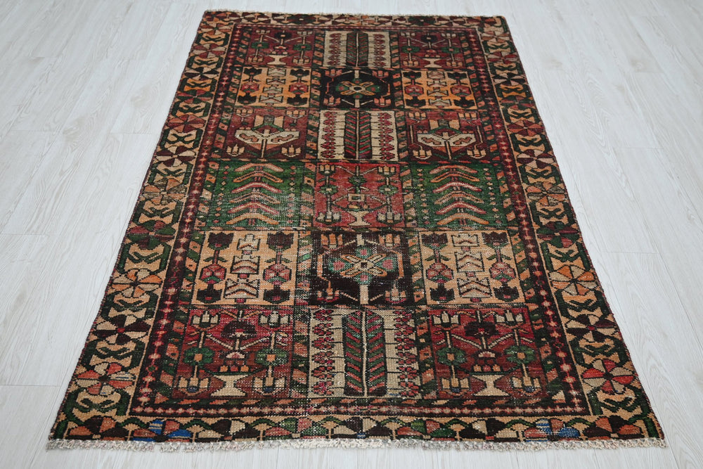 brown Accent rug 3' 10" x 6' 1"
