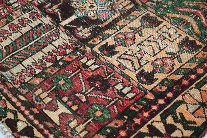brown Accent rug 3' 10" x 6' 1"