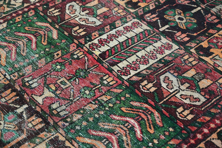 brown Accent rug 3' 10" x 6' 1"