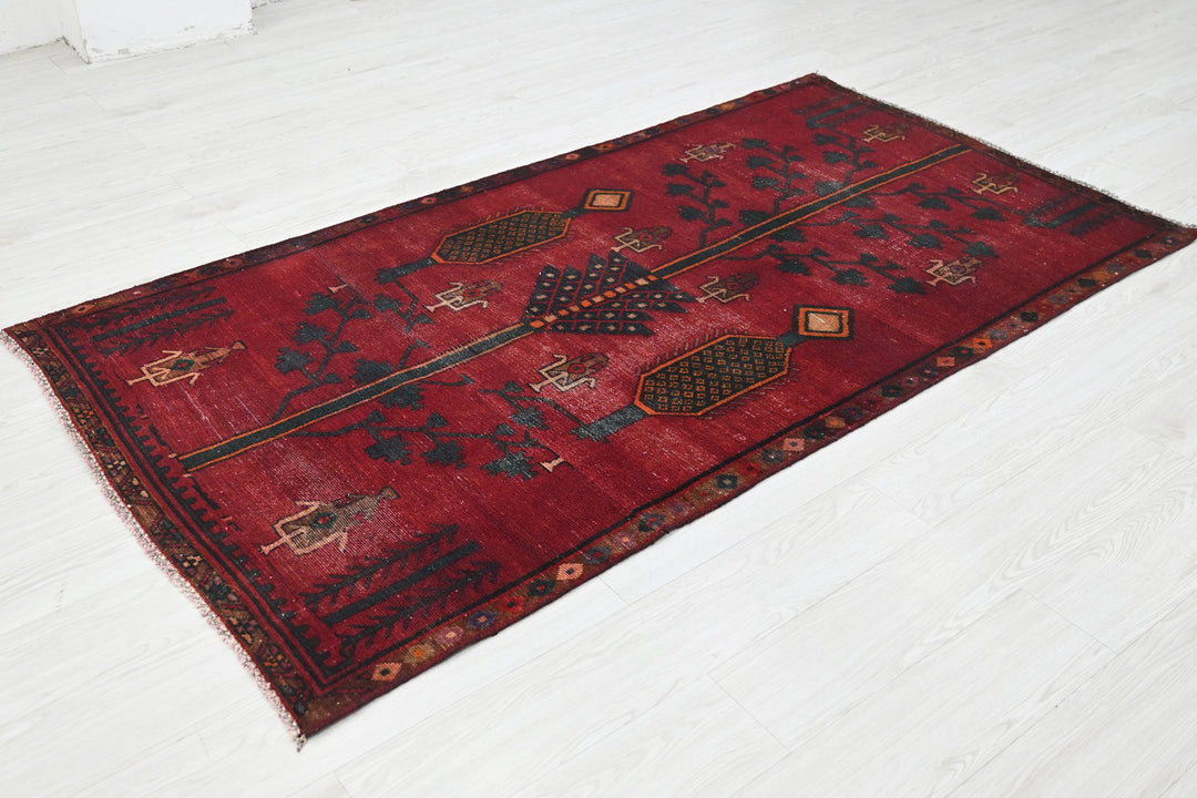 red Medium rug 3' 8" x 7' 1"