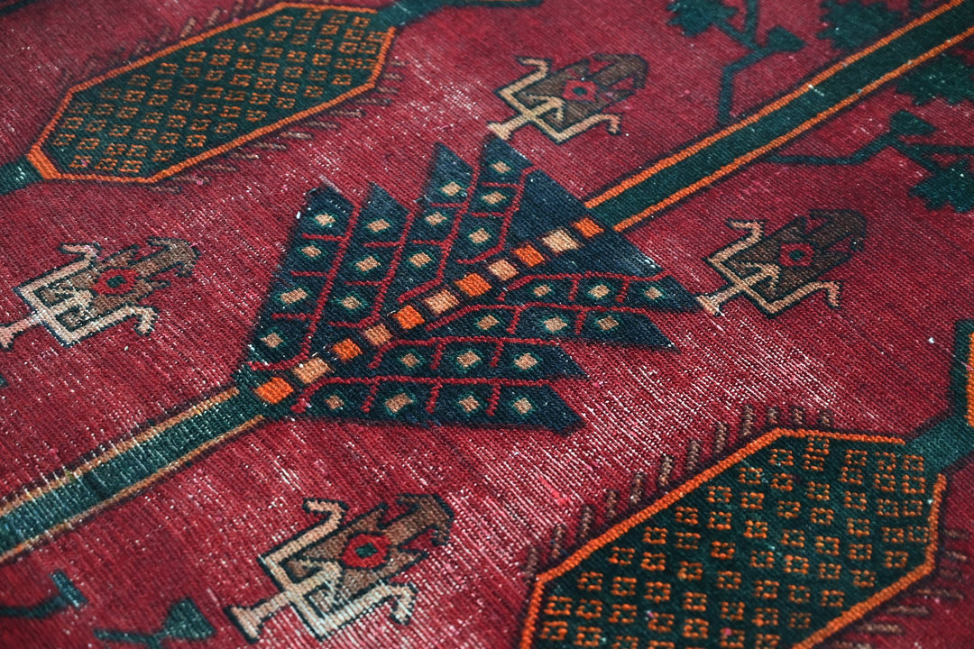 red Medium rug 3' 8" x 7' 1"