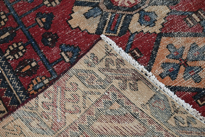 red Accent rug 4' 2" x 6' 2"