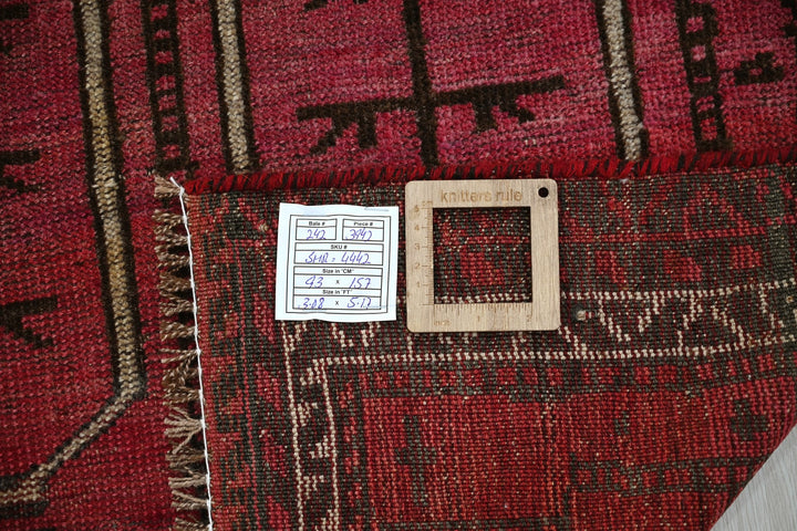 red Accent rug 3' 1" x 5' 2"
