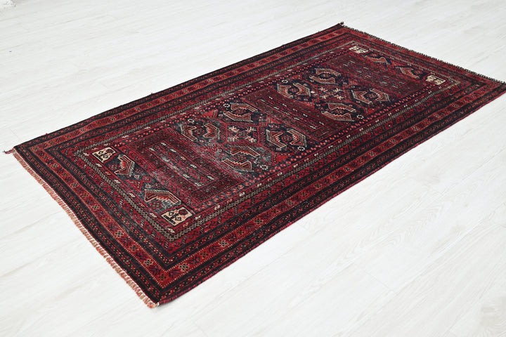 Accent rug 3' 3" x 6' 1"