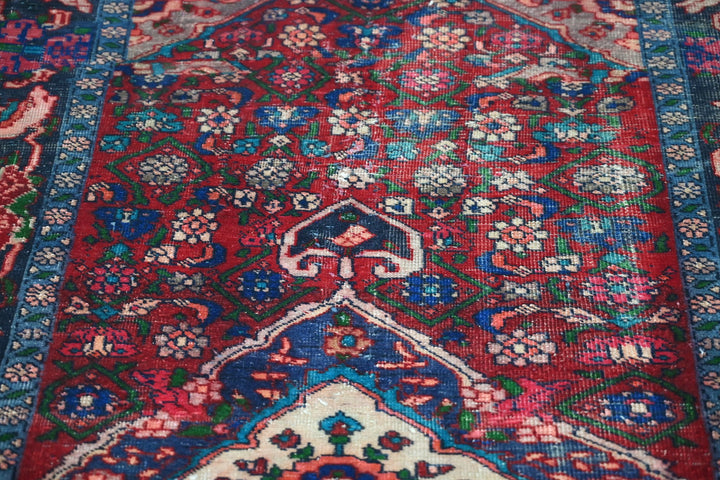 red Accent rug 3' 4" x 6' 0"