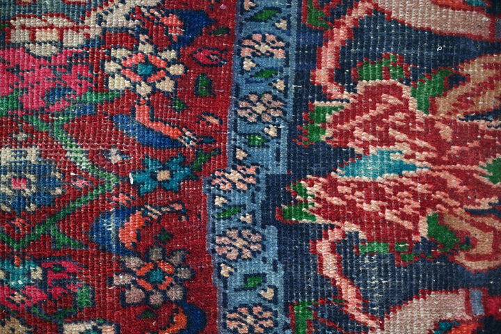 red Accent rug 3' 4" x 6' 0"