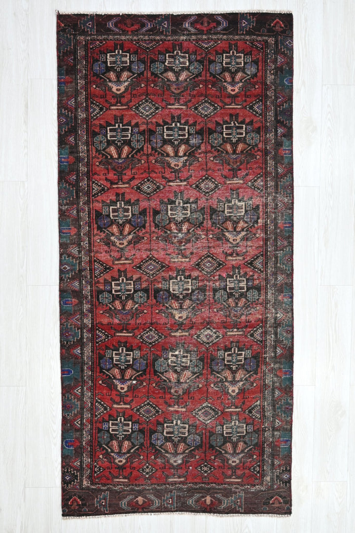 red Medium rug 3' 2" x 7' 5"