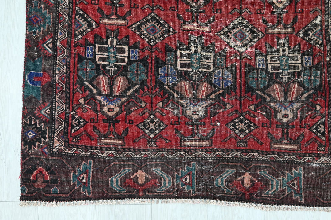 red Medium rug 3' 2" x 7' 5"