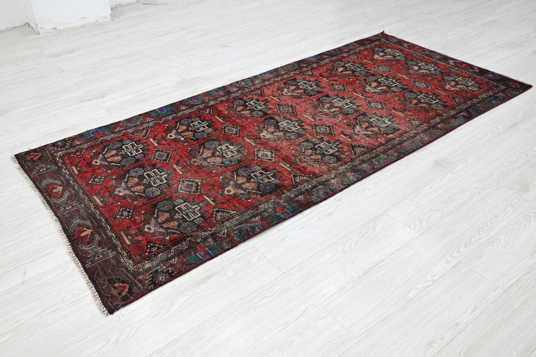red Medium rug 3' 2" x 7' 5"