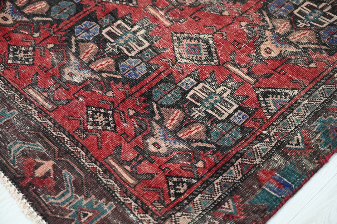 red Medium rug 3' 2" x 7' 5"