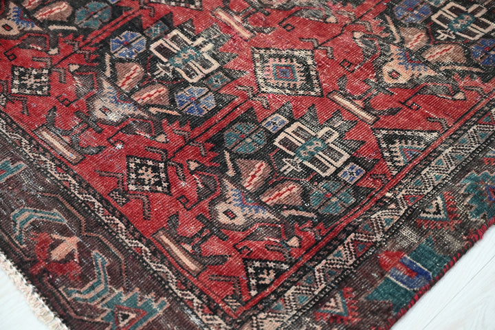 red Medium rug 3' 2" x 7' 5"