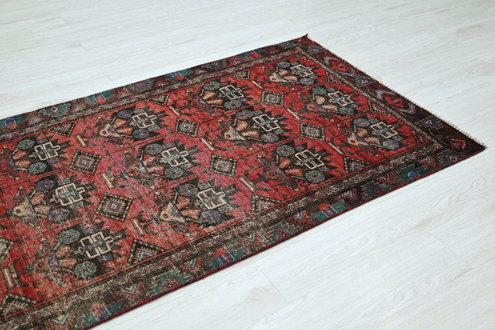 red Medium rug 3' 2" x 7' 5"