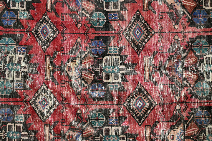 red Medium rug 3' 2" x 7' 5"