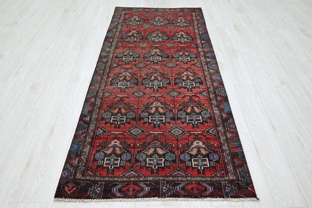 red Medium rug 3' 2" x 7' 5"