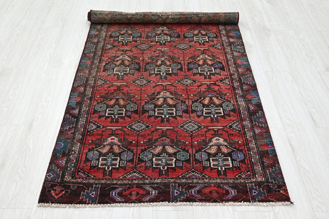 red Medium rug 3' 2" x 7' 5"