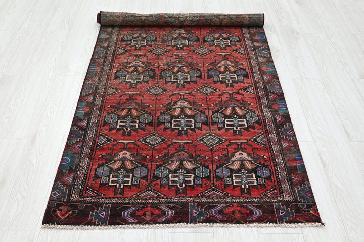 red Medium rug 3' 2" x 7' 5"