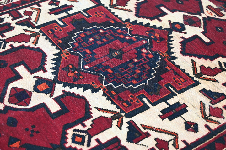 red Medium rug 5' 4" x 7' 10"