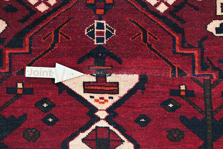 red Medium rug 5' 4" x 7' 10"