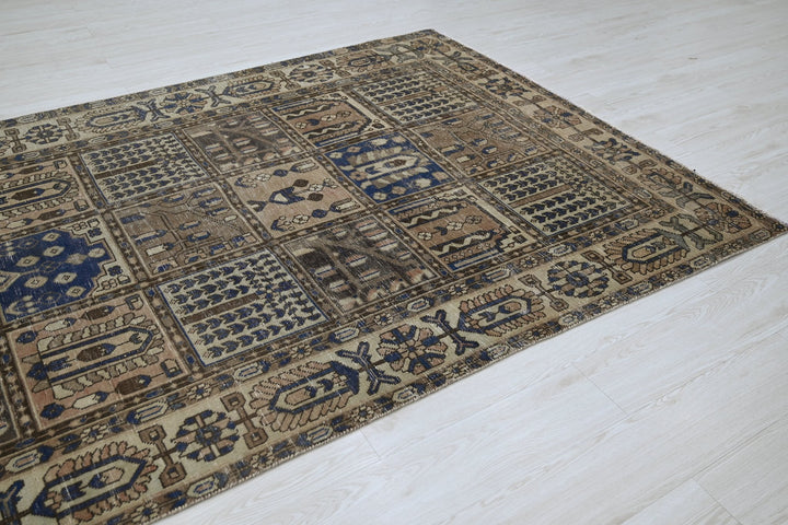brown Large rug 5' 0" x 9' 9"