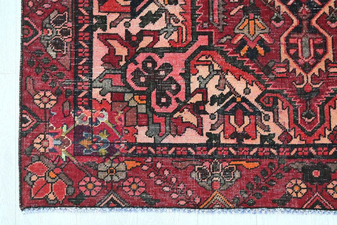 red Medium rug 4' 11" x 6' 7"