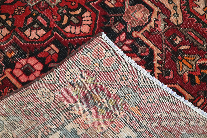 red Medium rug 4' 11" x 6' 7"