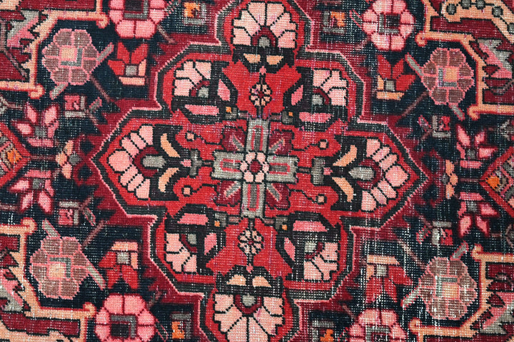 red Medium rug 4' 11" x 6' 7"