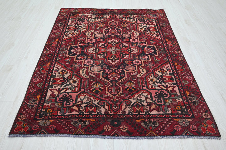 red Medium rug 4' 11" x 6' 7"