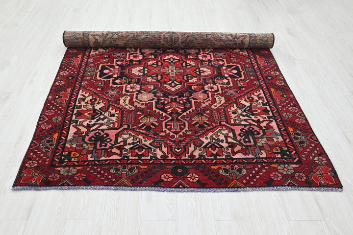 red Medium rug 4' 11" x 6' 7"